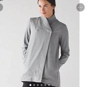 Lululemon belle wrap gray size 6 NWT